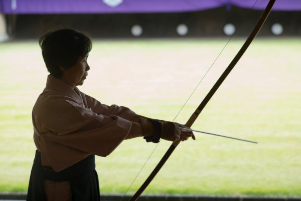 How to Draw a Bow and Arrow - Traditional to Modern - Archery Historian